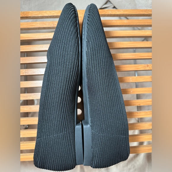 Square-Toe V-Cut Flats (Margot 2.0) - Picture 8 of 15